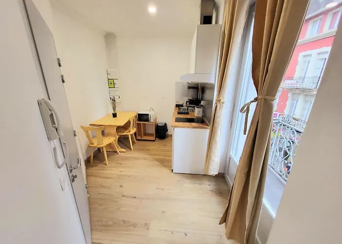 Ribere 2 Single-story Studio, Sanctuary Apartment *